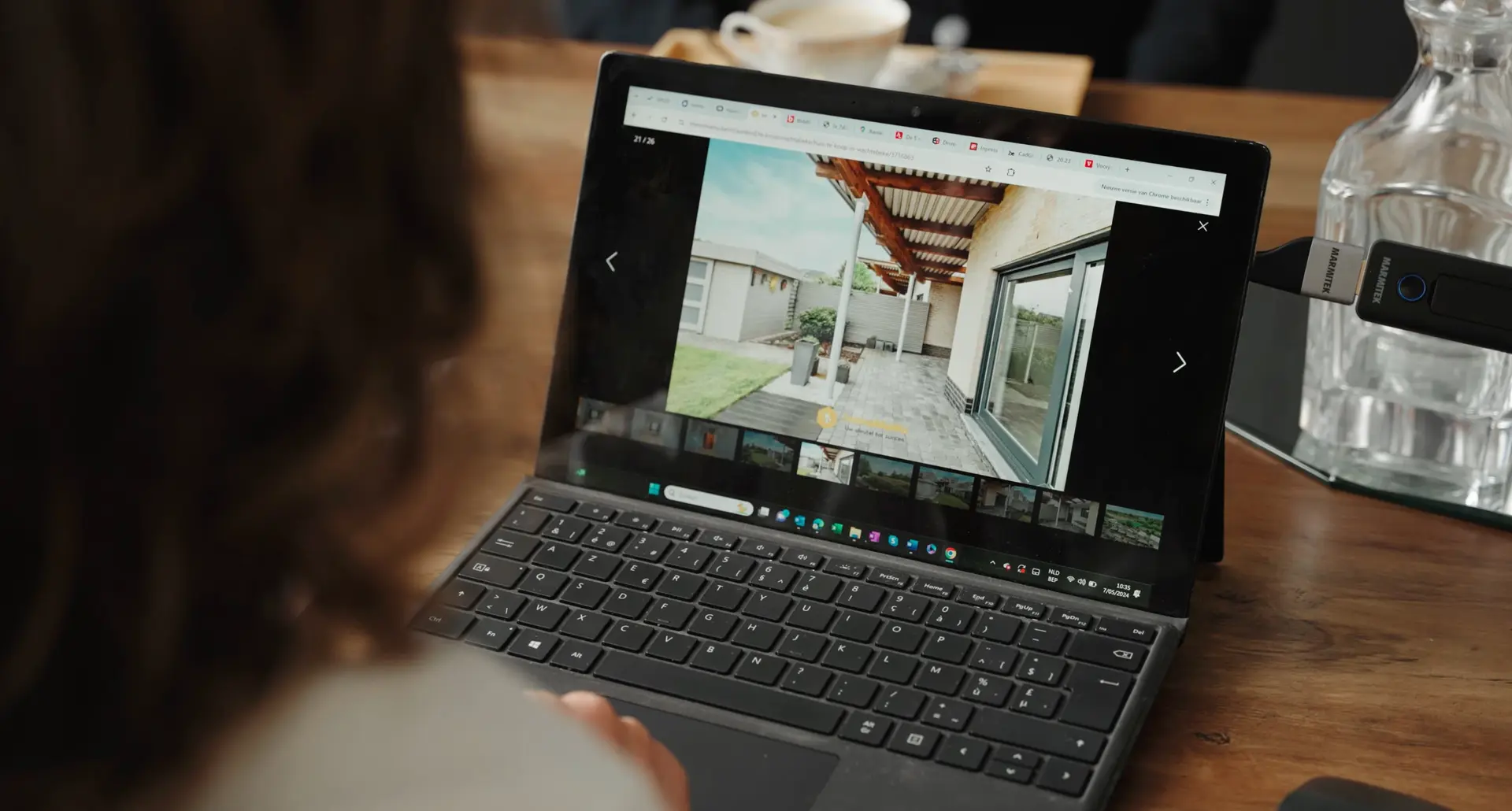 Pand bekijken op laptop